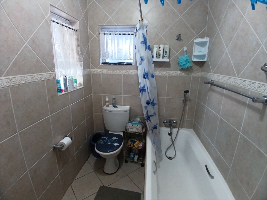 1 Bedroom Property for Sale in Reebok Western Cape
